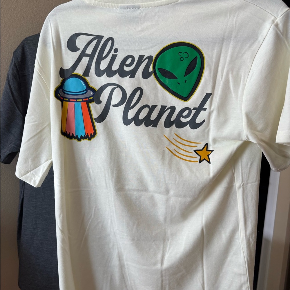Genuine Merchandise White Graphic Tee - Picture 5 of 5